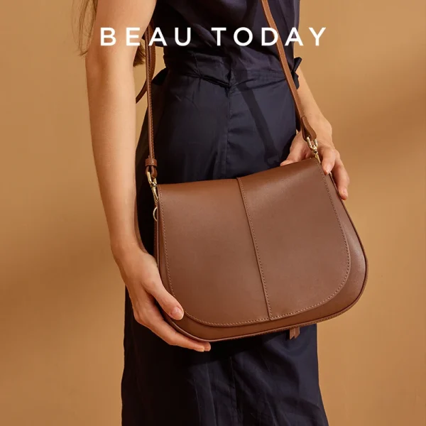 Women's Leather Shoulder Bag - Image 4