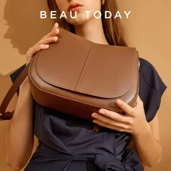 Women's Leather Shoulder Bag - Image 3